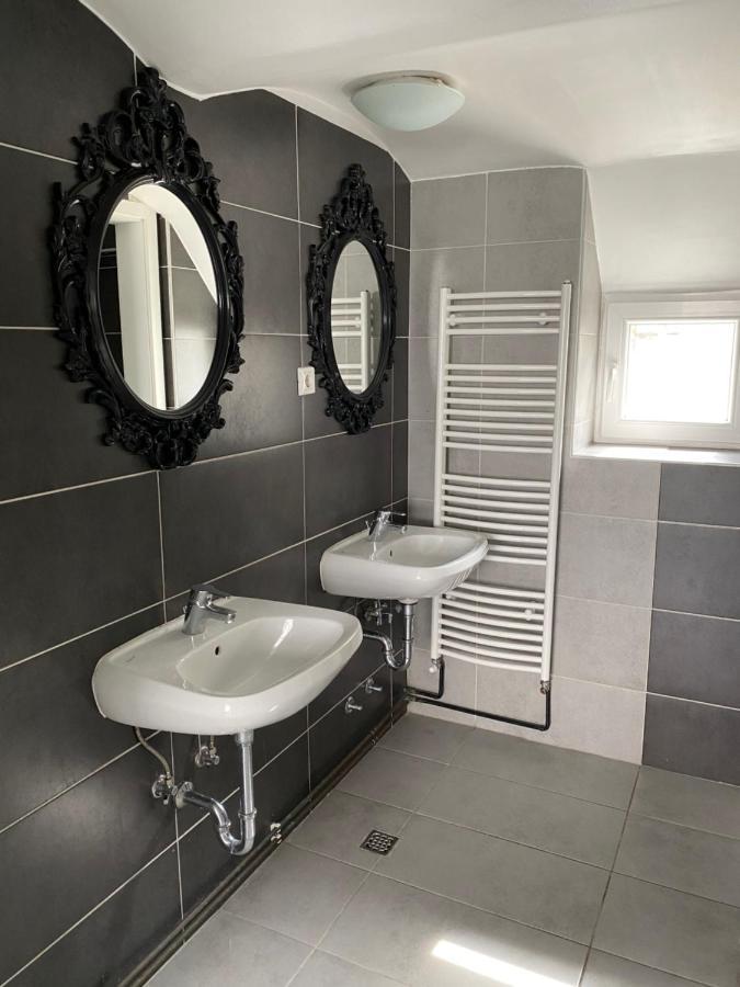 The Best Hostel Bled Buitenkant foto